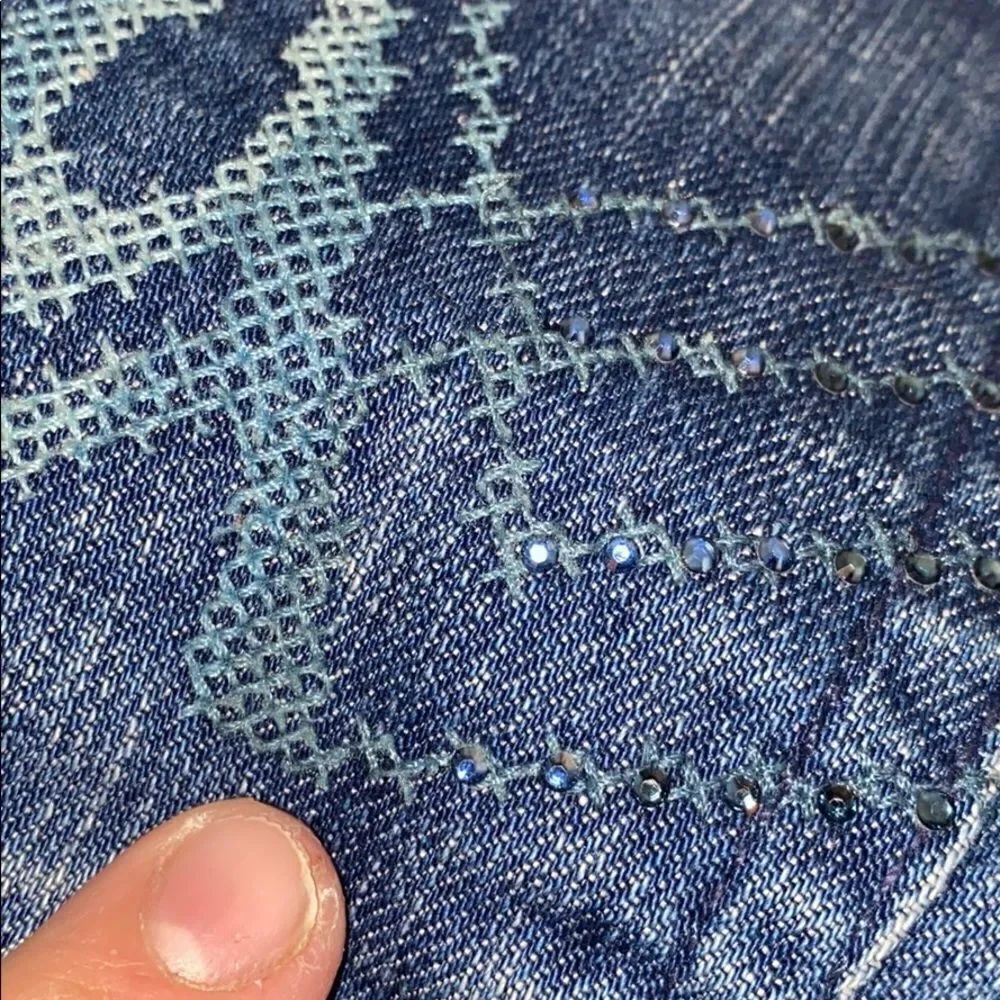 7 For All Mankind Embellished Distressed Shorts - Picture 14 of 15